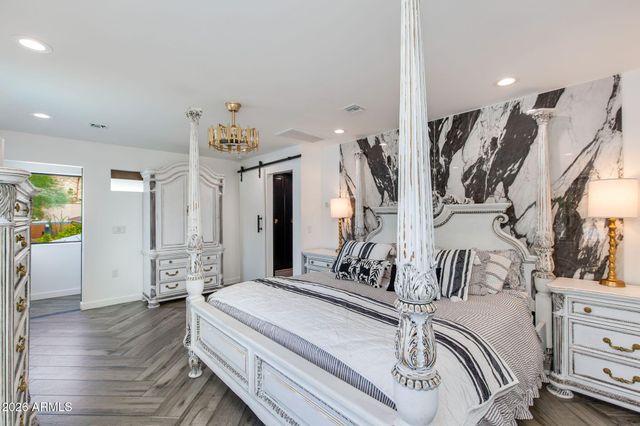2102 E Orangewood Avenue, Phoenix, AZ 85020