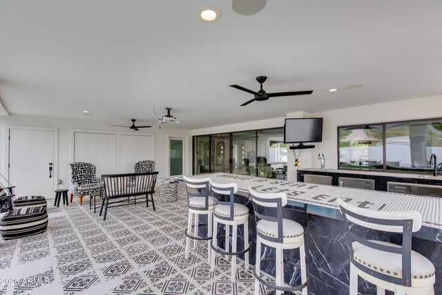 2102 E Orangewood Avenue, Phoenix, AZ 85020