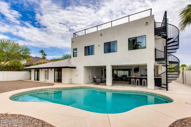 2102 E Orangewood Avenue, Phoenix, AZ 85020
