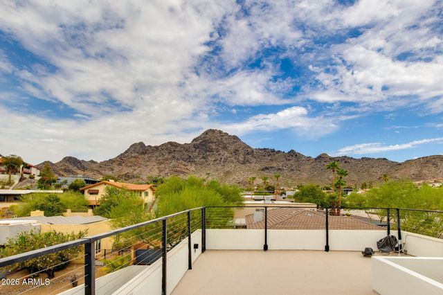 2102 E Orangewood Avenue, Phoenix, AZ 85020