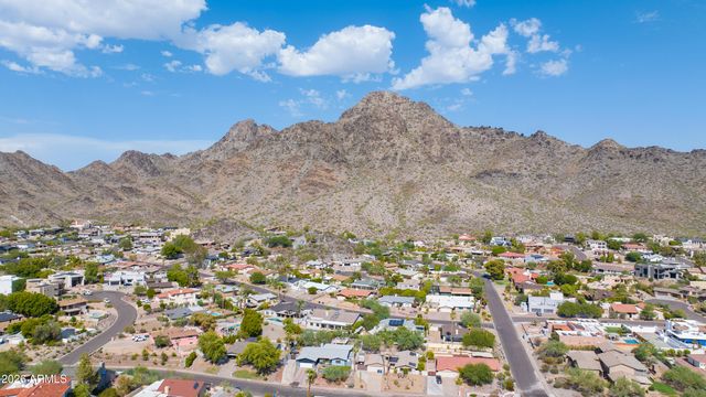 2102 E Orangewood Avenue, Phoenix, AZ 85020