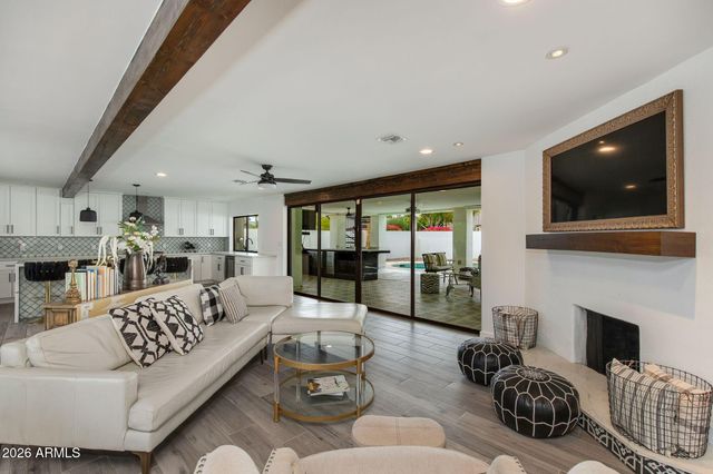 2102 E Orangewood Avenue, Phoenix, AZ 85020