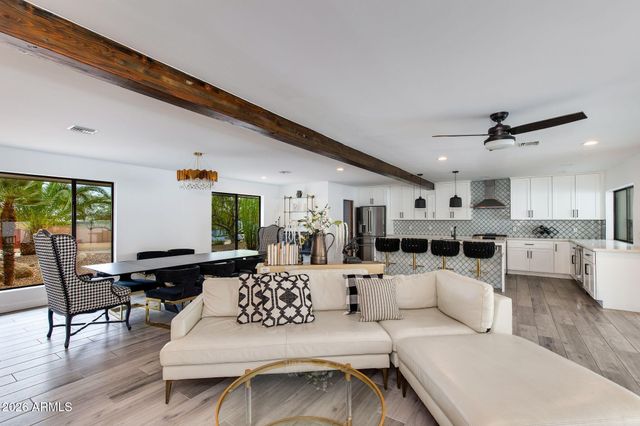 2102 E Orangewood Avenue, Phoenix, AZ 85020