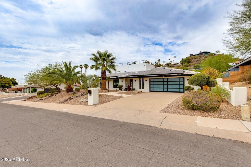 2102 E Orangewood Avenue, Phoenix, AZ 85020 — photo 2