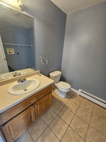 40 Merrick St A, Worcester, MA 01609