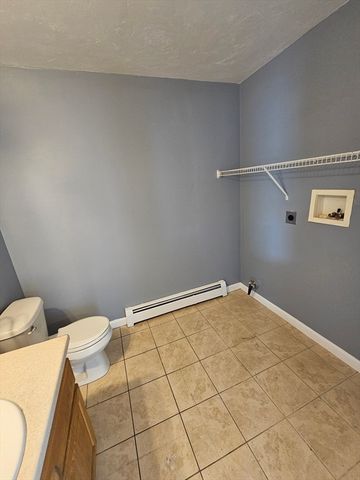40 Merrick St A, Worcester, MA 01609