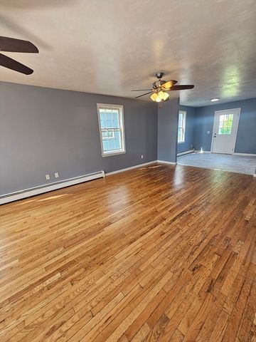 40 Merrick St A, Worcester, MA 01609