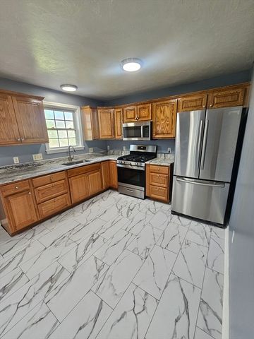 40 Merrick St A, Worcester, MA 01609