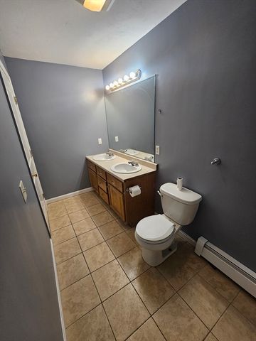 40 Merrick St A, Worcester, MA 01609
