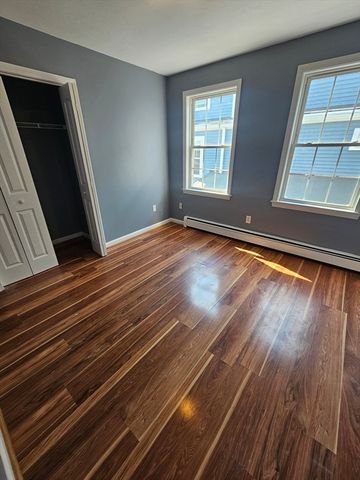 40 Merrick St A, Worcester, MA 01609