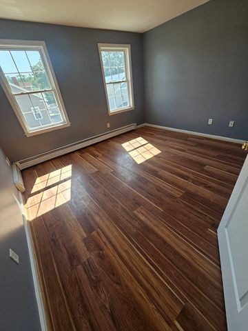 40 Merrick St A, Worcester, MA 01609