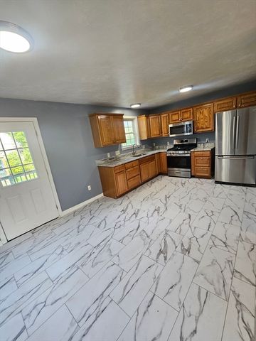 40 Merrick St A, Worcester, MA 01609