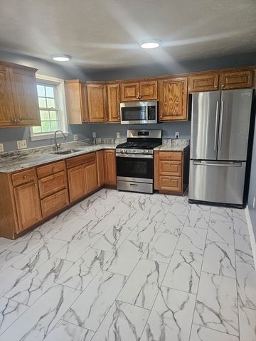 40 Merrick St A, Worcester, MA 01609
