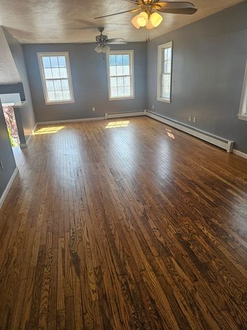 40 Merrick St A, Worcester, MA 01609