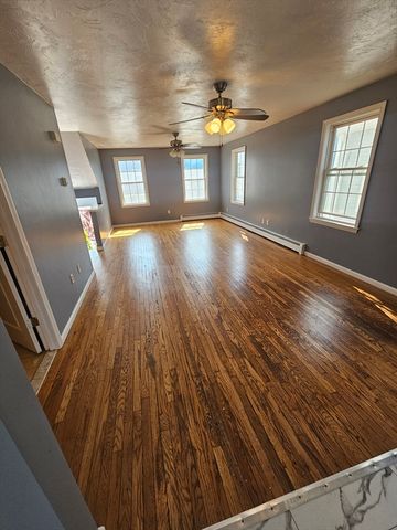 40 Merrick St A, Worcester, MA 01609