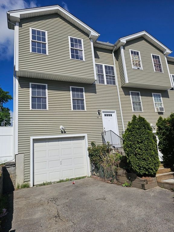 40 Merrick St A, Worcester, MA 01609