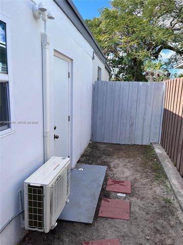 50 NW 68th Ct 3, Miami, FL 33126