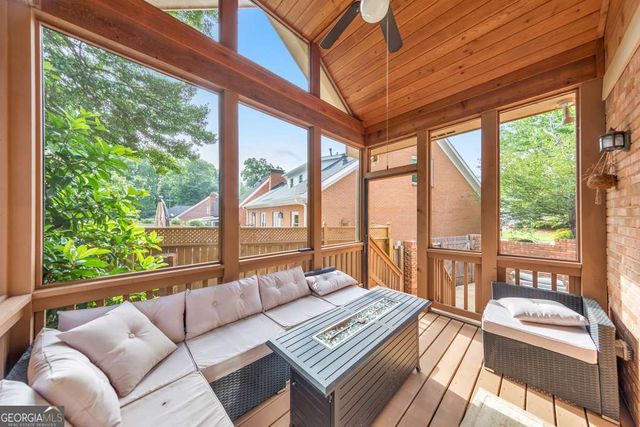 573 N Palisades Circle SE, Marietta, GA 30067