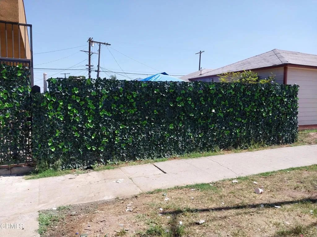 10306 S Vermont, Los Angeles, CA 90044