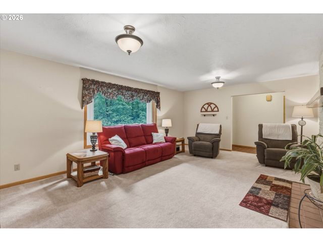 299 CEDAR Ln, Longview, WA 98632