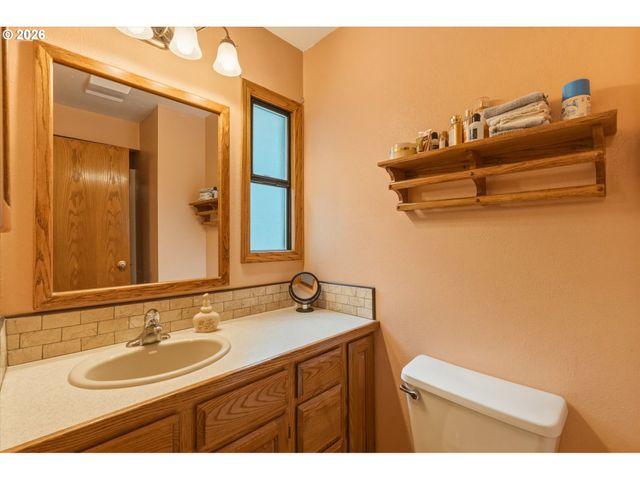 299 CEDAR Ln, Longview, WA 98632