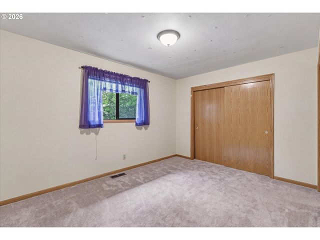 299 CEDAR Ln, Longview, WA 98632