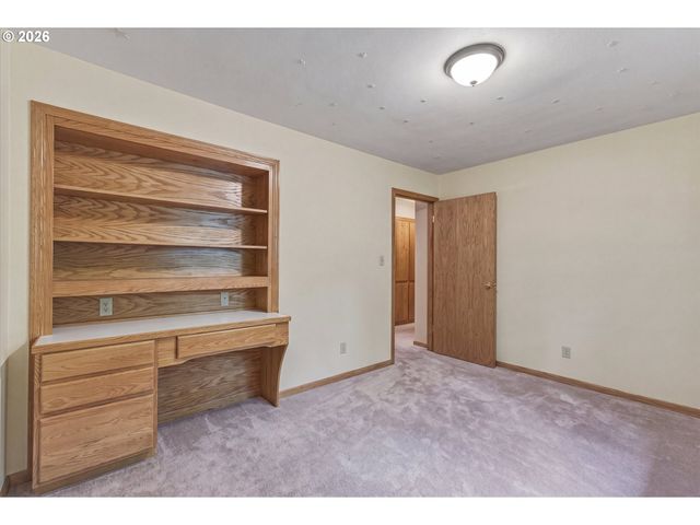 299 CEDAR Ln, Longview, WA 98632
