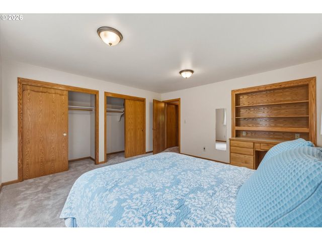 299 CEDAR Ln, Longview, WA 98632