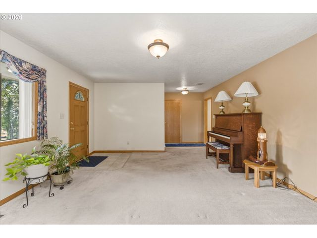 299 CEDAR Ln, Longview, WA 98632
