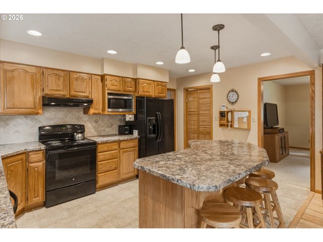 299 CEDAR Ln, Longview, WA 98632