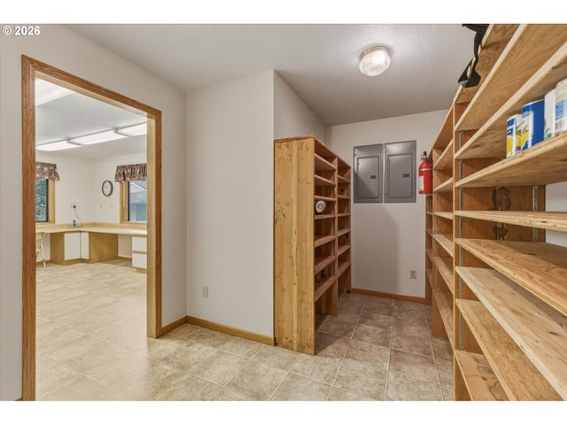 299 CEDAR Ln, Longview, WA 98632
