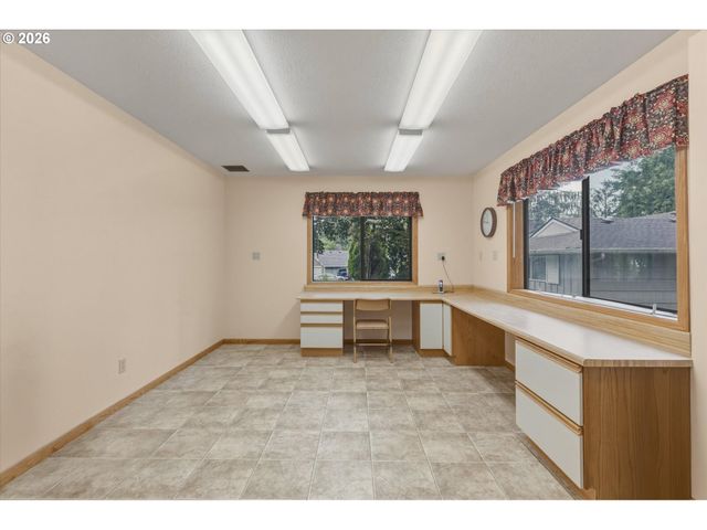 299 CEDAR Ln, Longview, WA 98632