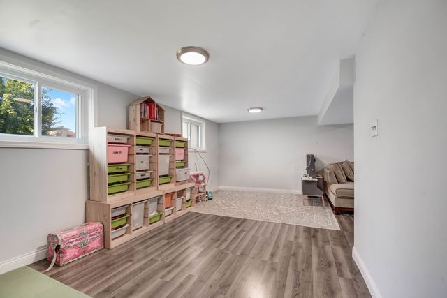 9401 S 80th Court, Hickory Hills, IL 60457