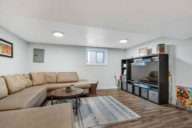 9401 S 80th Court, Hickory Hills, IL 60457