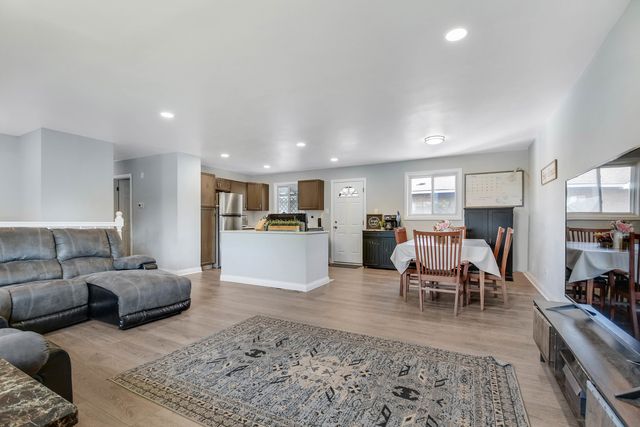 9401 S 80th Court, Hickory Hills, IL 60457