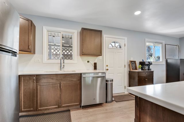 9401 S 80th Court, Hickory Hills, IL 60457