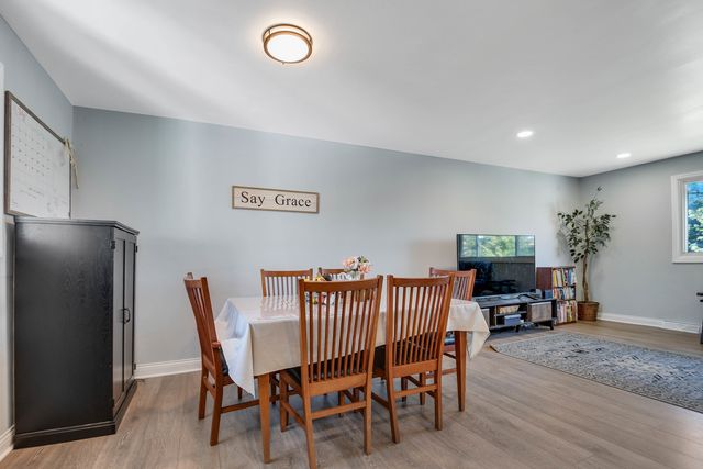 9401 S 80th Court, Hickory Hills, IL 60457