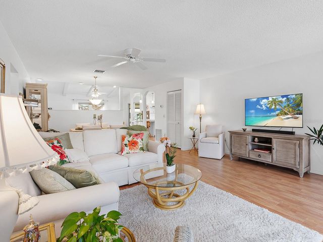 4266 OAKHURST CIRCLE E 3060, Sarasota, FL 34233