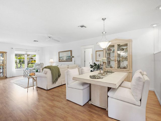 4266 OAKHURST CIRCLE E 3060, Sarasota, FL 34233