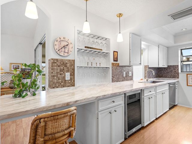 4266 OAKHURST CIRCLE E 3060, Sarasota, FL 34233