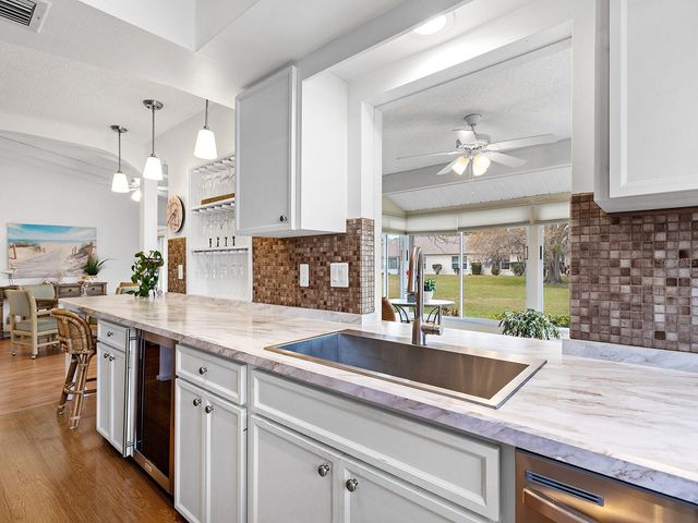 4266 OAKHURST CIRCLE E 3060, Sarasota, FL 34233