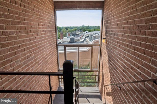 1700 IRVING ST NW, Washington, DC 20010