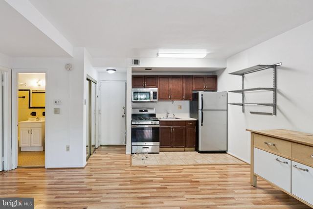 1700 IRVING ST NW, Washington, DC 20010