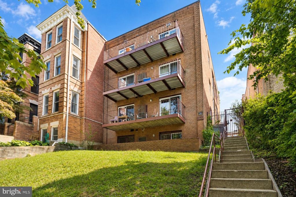 1700 IRVING ST NW, Washington, DC 20010