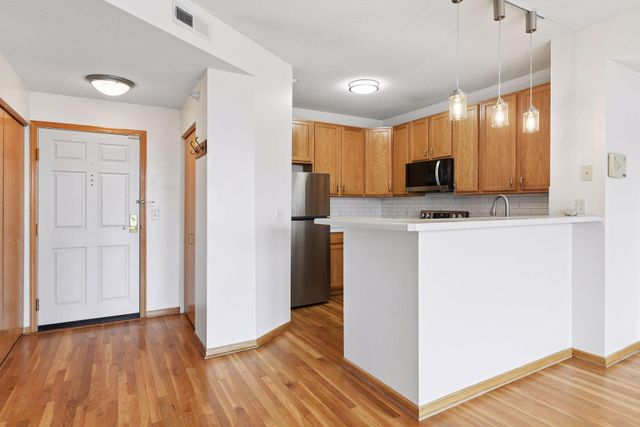 560 2nd Street N 410, Minneapolis, MN 55401