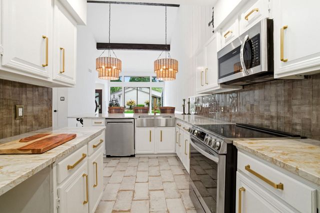 37 April Village, Montgomery, TX 77356