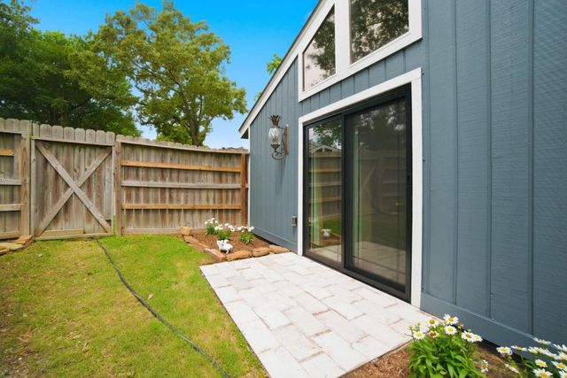 37 April Village, Montgomery, TX 77356