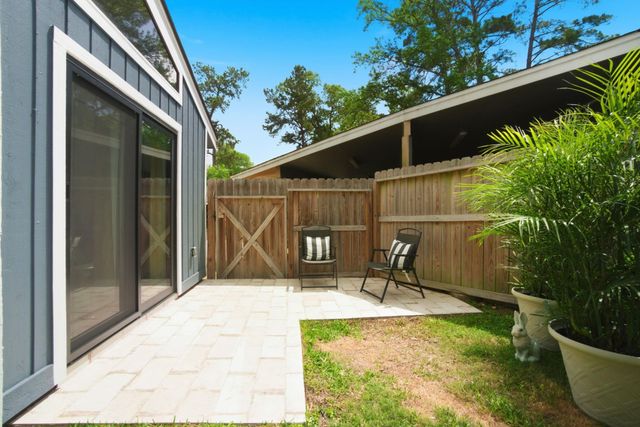 37 April Village, Montgomery, TX 77356