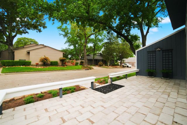 37 April Village, Montgomery, TX 77356