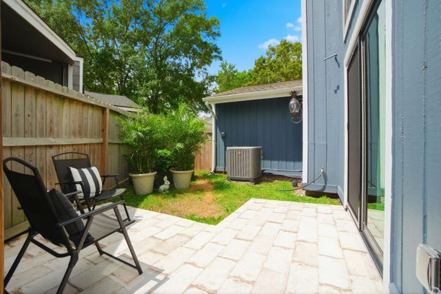 37 April Village, Montgomery, TX 77356